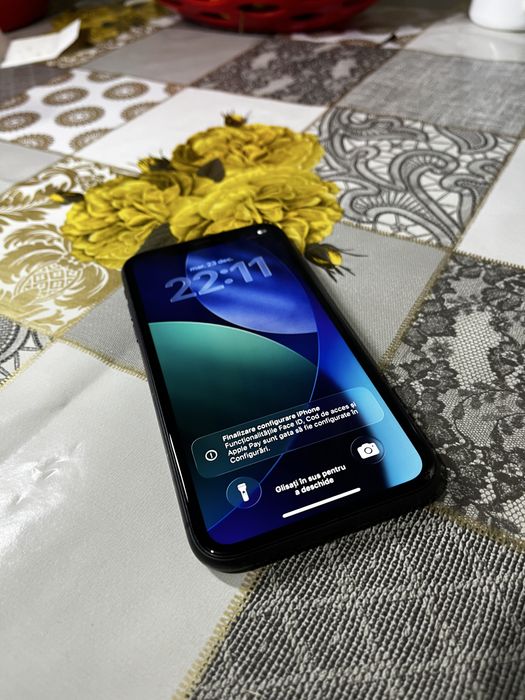 iPhone 11 • 64GB • 75% Sanatate Baterie