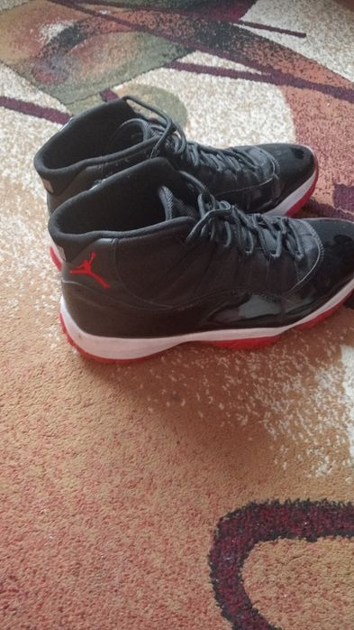 Air Jordan 11 Bred