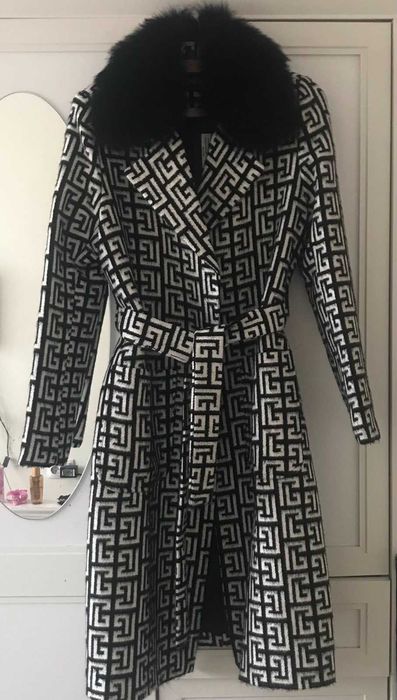 BALMAIN eлегантно дамско палто  НОВО