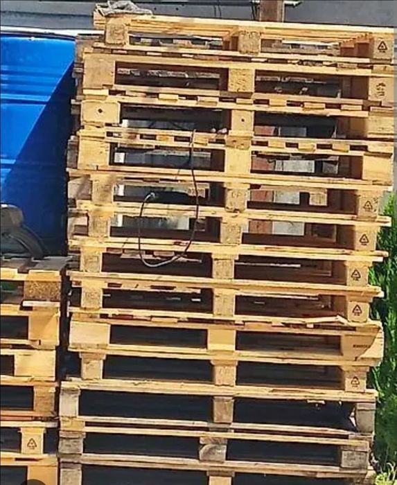 Продам Поддоны в хорошем состоянии