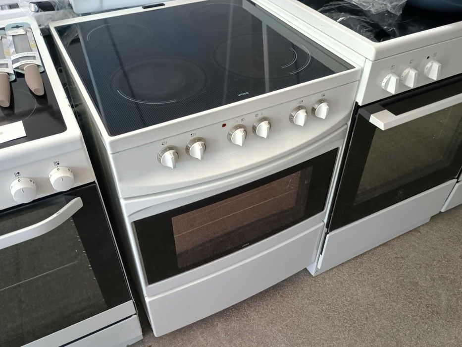 Готварска печка с керамичен плот Voss Elecrtolux 60 см