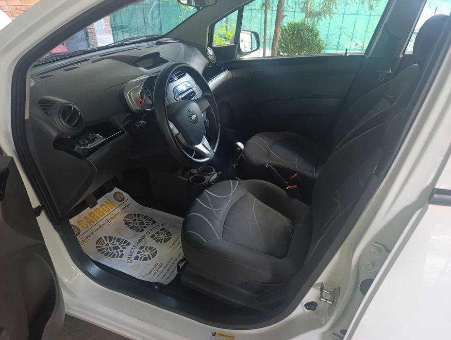 Chevrolet spark в идеальном состояний год 2019 бензин