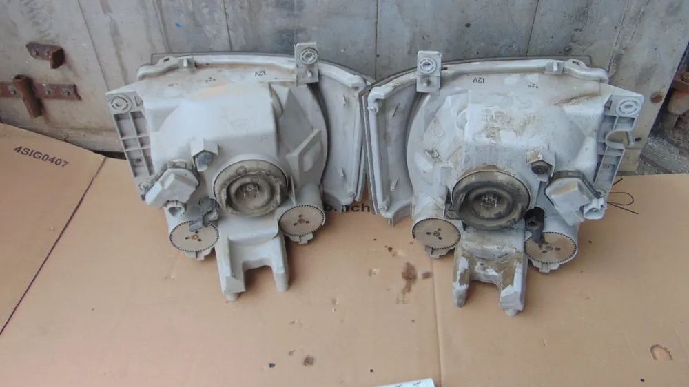 Far Isuzu seria n n35 npr nqr nkr nlr nnr nmr faruri stanga dreapta europa
