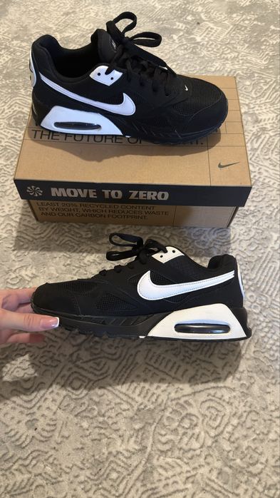 Обувки Nike черни