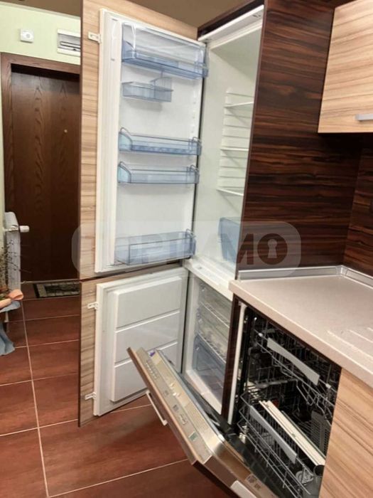 Продава се Тристаен апартамент в Варна, Левски - 100 кв.м за 2950 €/кв.м - Снимка #5