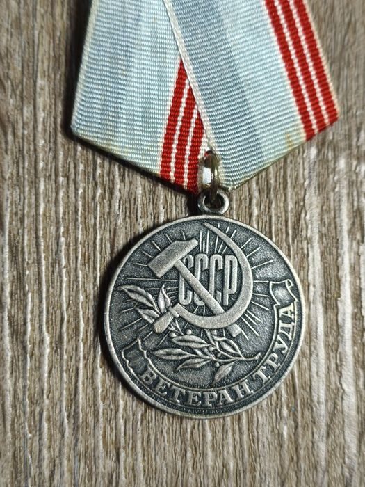 Продам шины, монеты, значки
