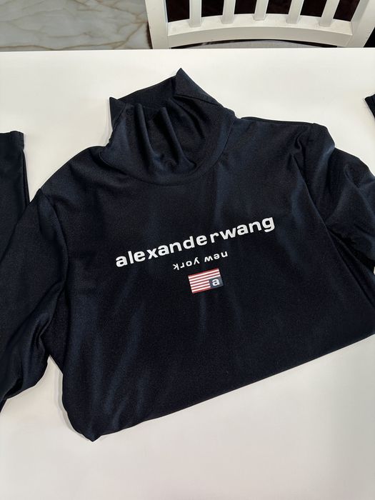 Боди с дълъг ръкав Alexander Wang/ Блуза Balenciaga/Спортен топ Fendi