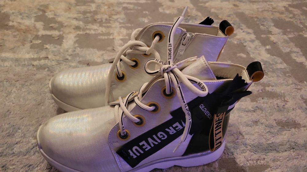 Срочно продам детски обувь