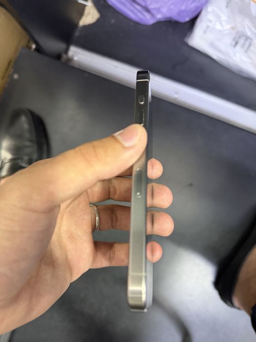 Iphone 15 pro  natural titanium 256