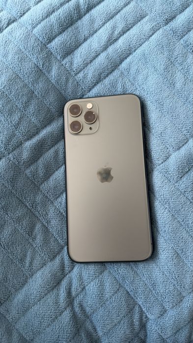 Срочно продается айфон 11 про