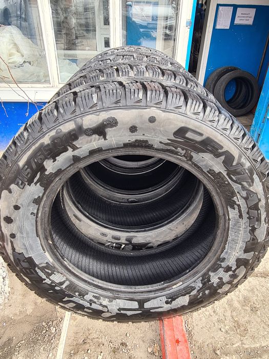 Зимние шины (215/65 R16)