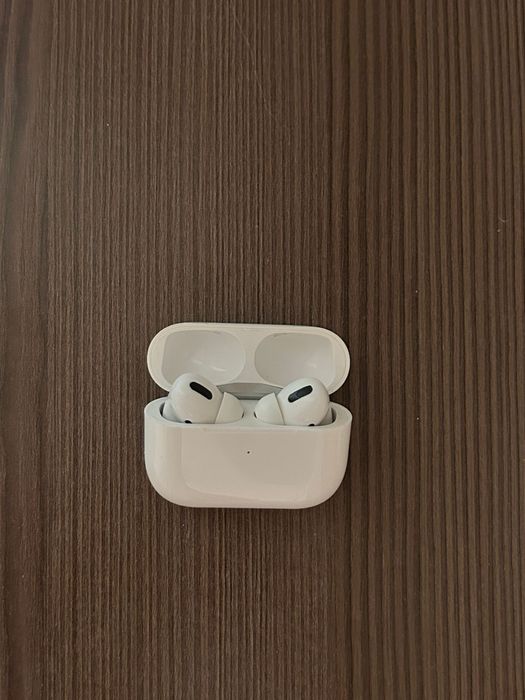 Продам наушники AirPods Pro