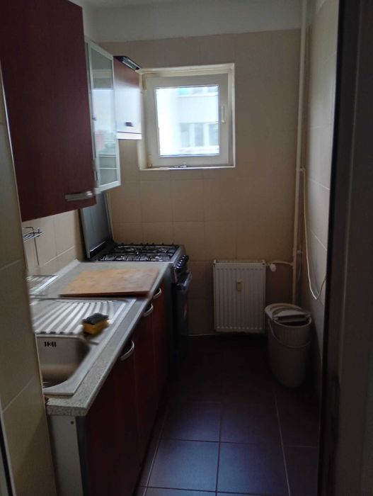 zona Dristor ,proprietar, 2 cam semi, 9/10 mobilata, cu toate utilitatile, tv, ac, ms, frigider, liber 350 euro, 1+1, tel: 0762609292 dupa 18h