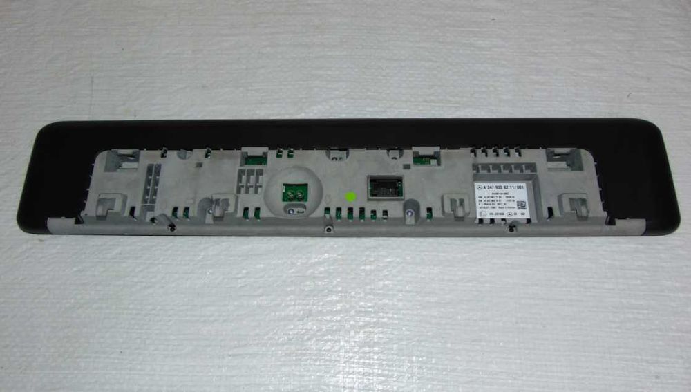 Tabletă full  A B CLA EQS W247 W177 W243 W118 retrofit A2479008211