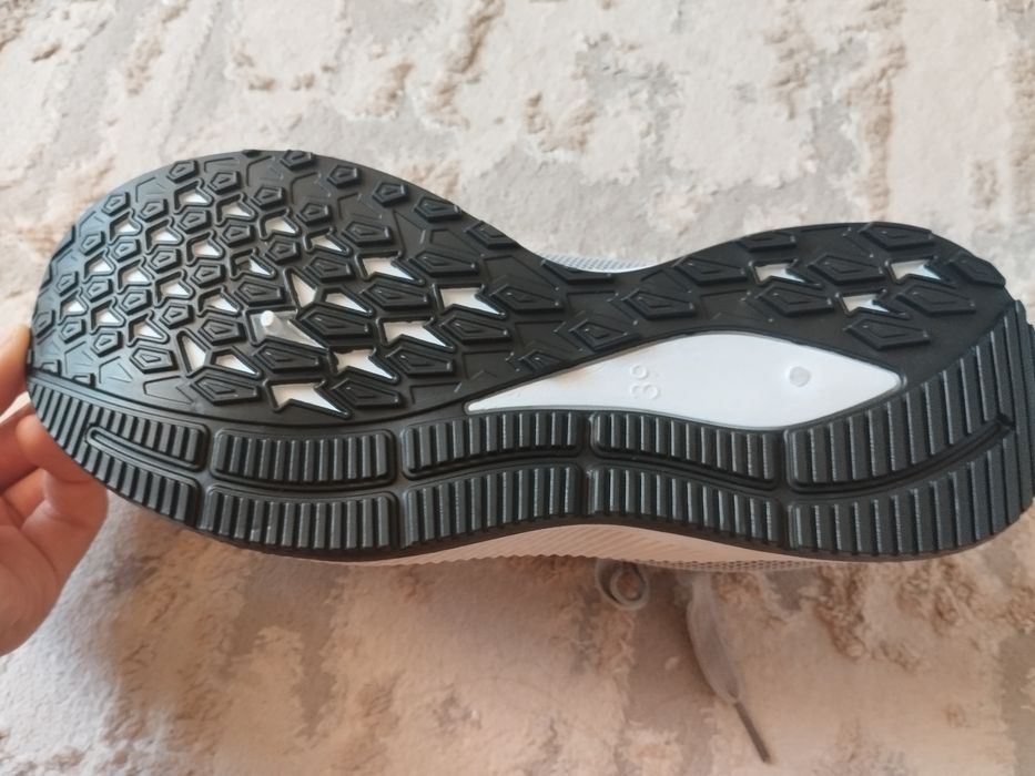 Кроссовки отличного качество