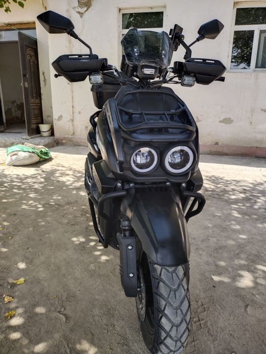 Бензиновый скутер танк