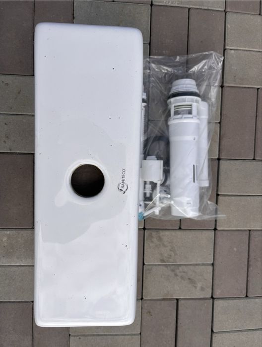 Продам бачок для унитаза