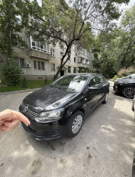 Продам машину Volkswagen polo 2014