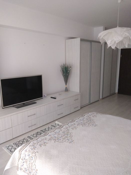 Inchiriez garsoniera central