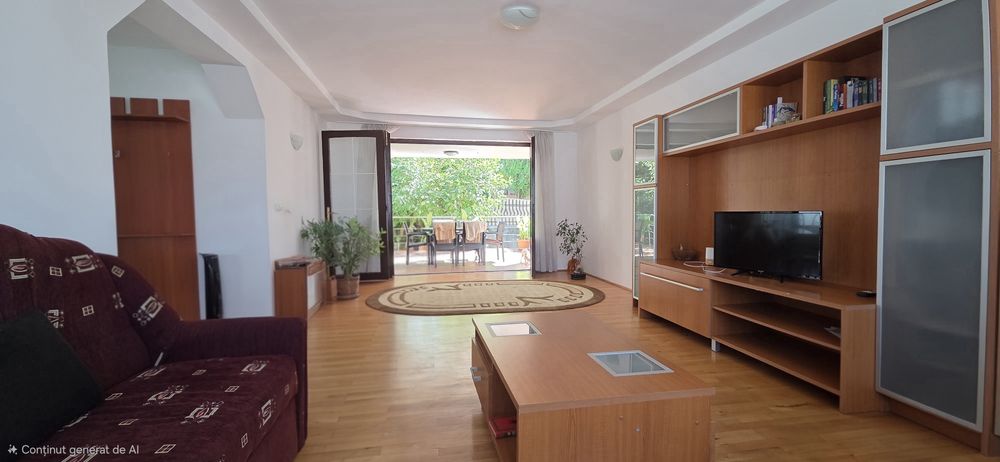 Casă spațioasă cu 4 camere, Birou & Garaj la demisol