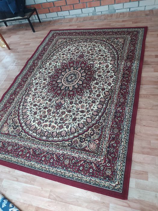 Продам ковер 2.5х4, 2х3, 1.7х.2.5