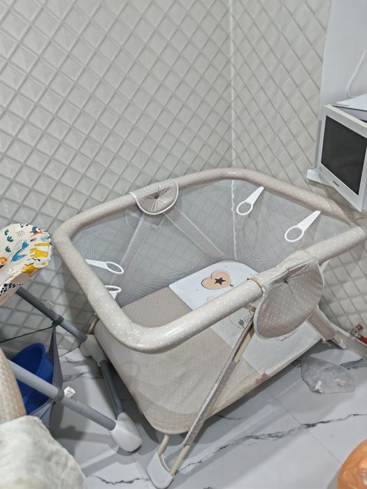 Продам манеж в хорошем состоянии