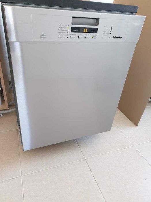 Инокс - Miele Съдомиялна - 14 Комплекта - Частично Вграждане - 60см