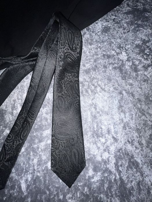 Costum negru simplu