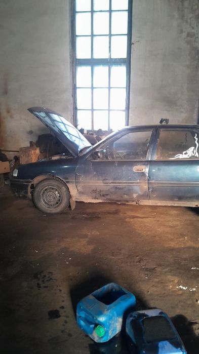 Опель вектра а продам