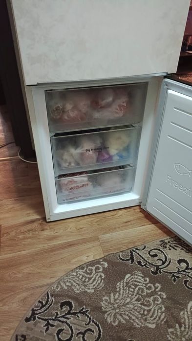 Продам холодильник LG