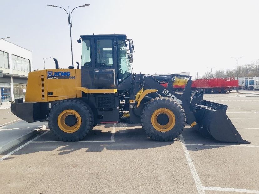 Погрузчик  XCMG LW300KN