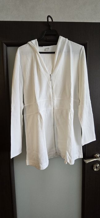 Продавам дамски дрехи на едро