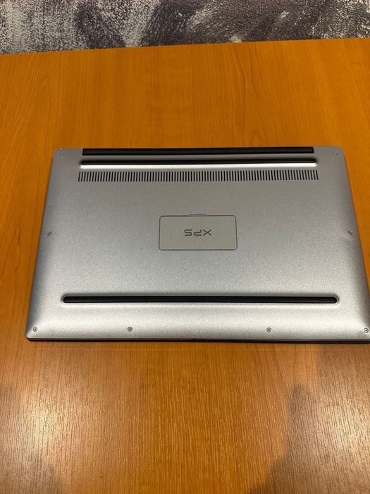 Laptop Dell XPS cu Touchscreen si Incarcator