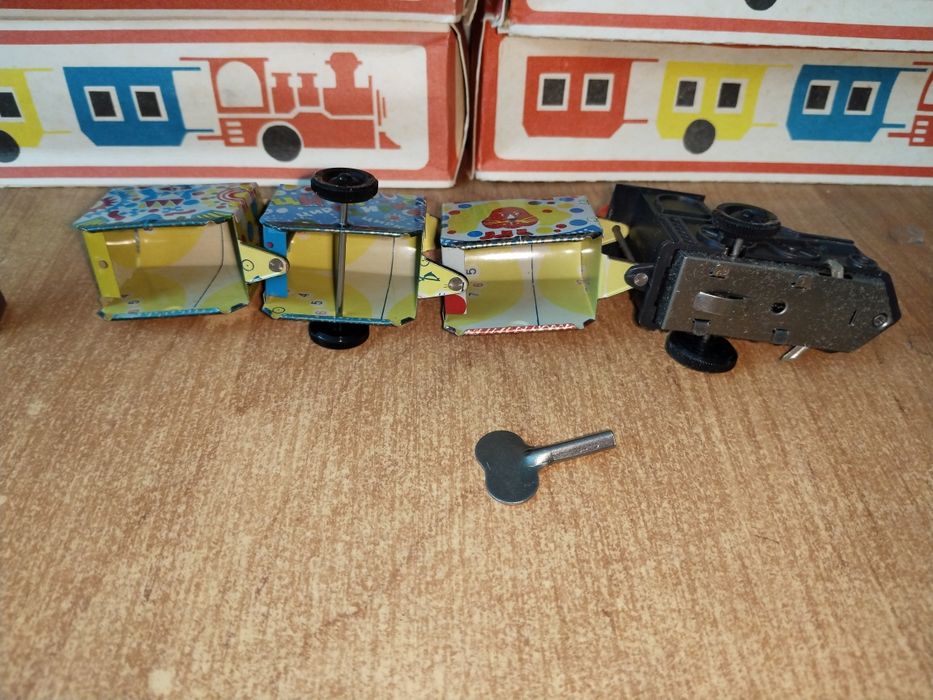 Паровозики, новые СССР.