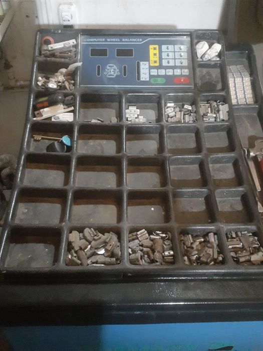 Продаётся  балансировочный  аппарат