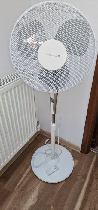 Ventilator cu timer si telecomanda