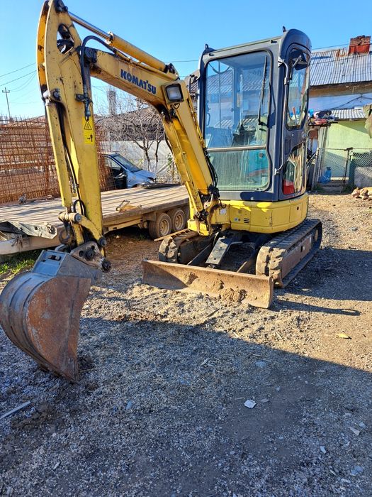 Închiriez miniexcavator și bobcat cu picon