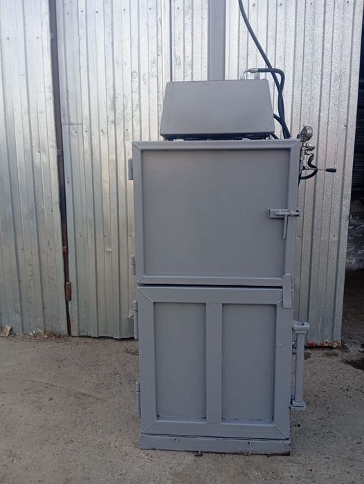 Пресс гидравлический для вторсырья