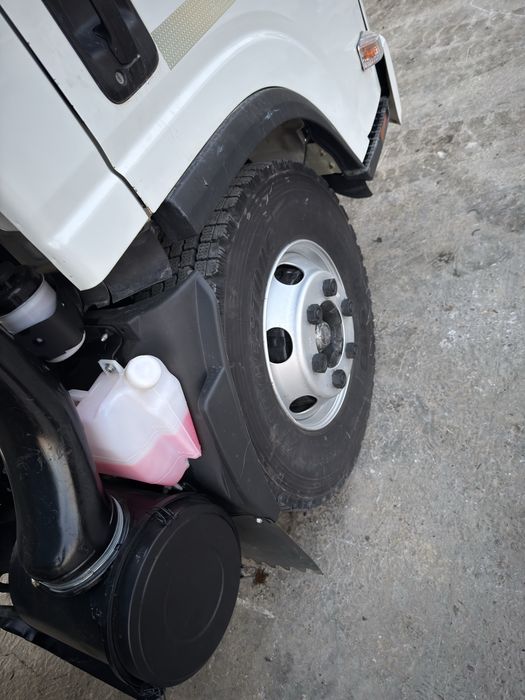 Isuzi centr.  Isuzi zapchast yapon peregon kabina mator rama