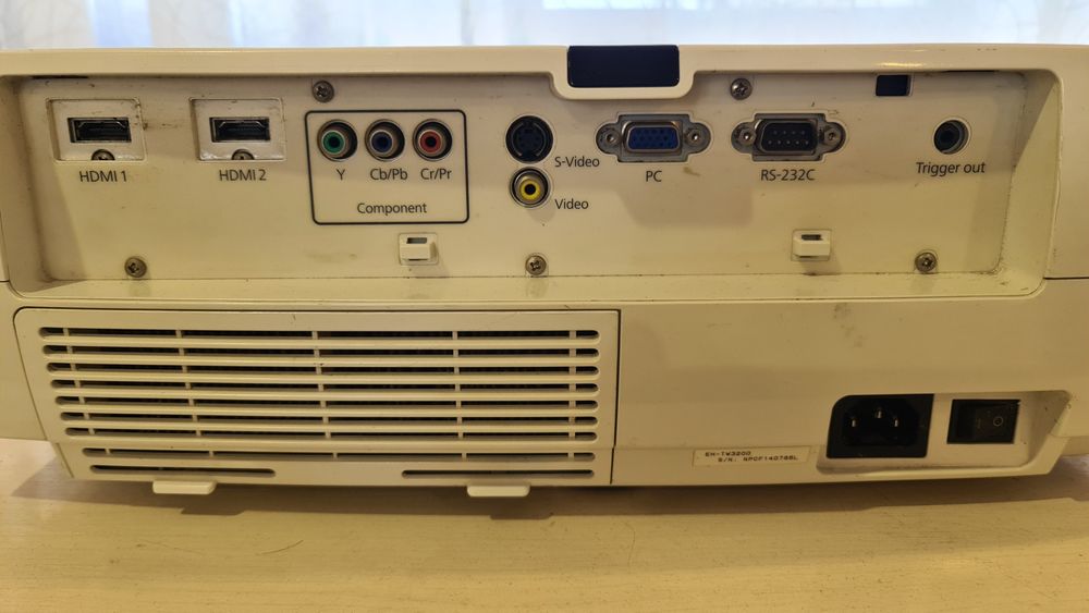 Продам проектор Epson TW3200