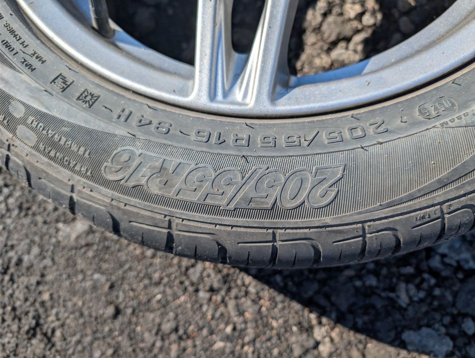 Продам комплект шин с дисками