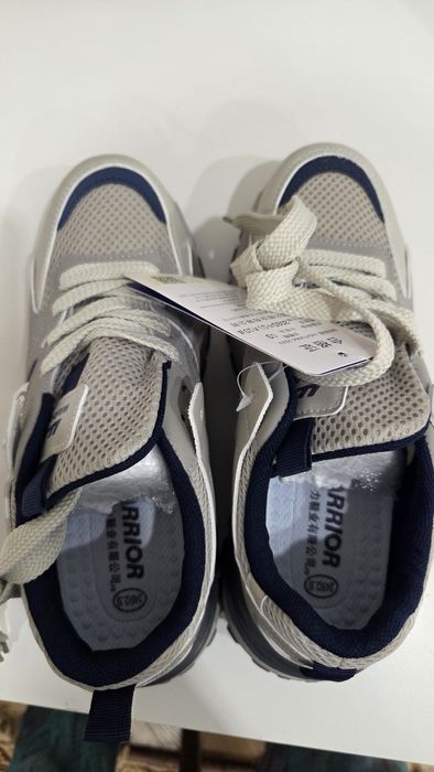 Новые кроссовки 38 размер