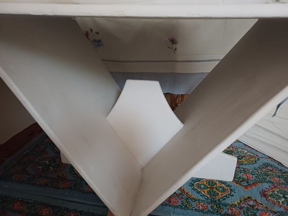 подставка под телевизор.