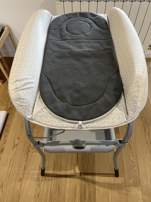 Cadita cu masa de infasat Chicco, Dots, 0luni+