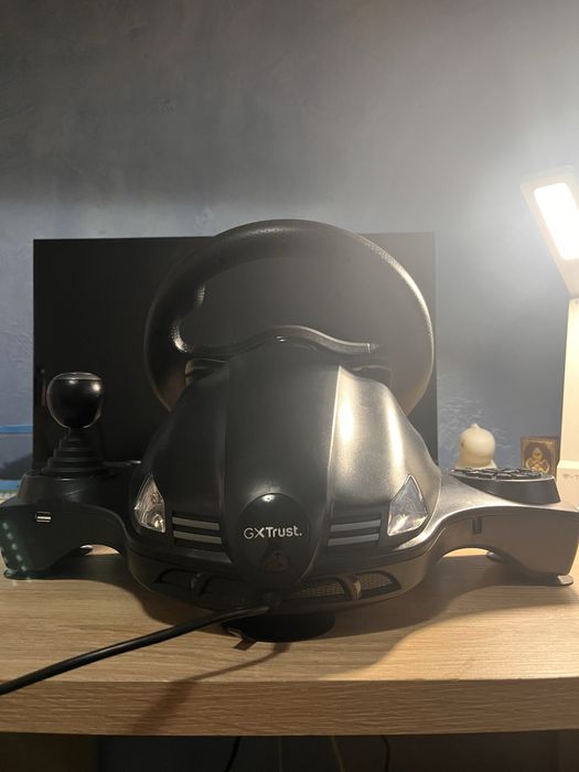 Продавам чисто нов волан GX Trust.