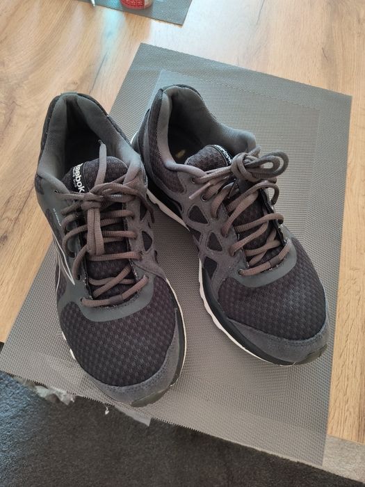 Оригинални маратонки 42 размер в добро състояние 40лв.