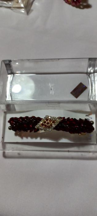 Зажимы для платка на шею.