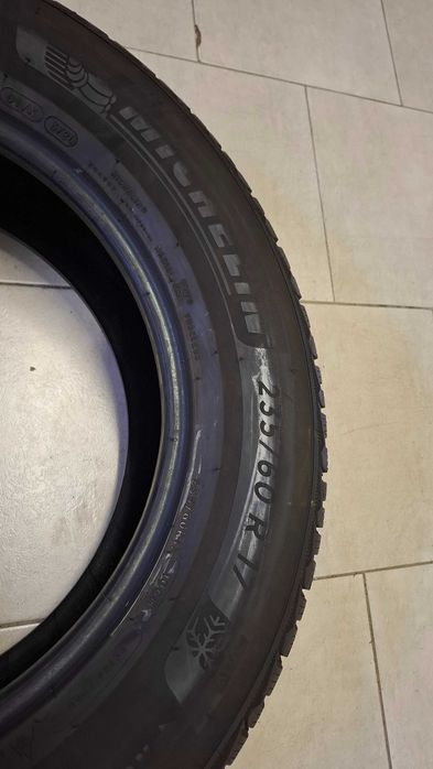 Зимна гума Michelin 235 60 17