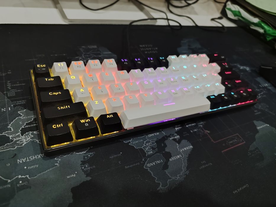 Продается клавиатура и мышь