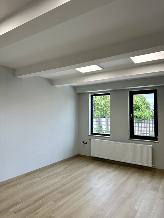 Spațiu showroom 600 mp – vizavi Kaufland – acces TIR, curte privată